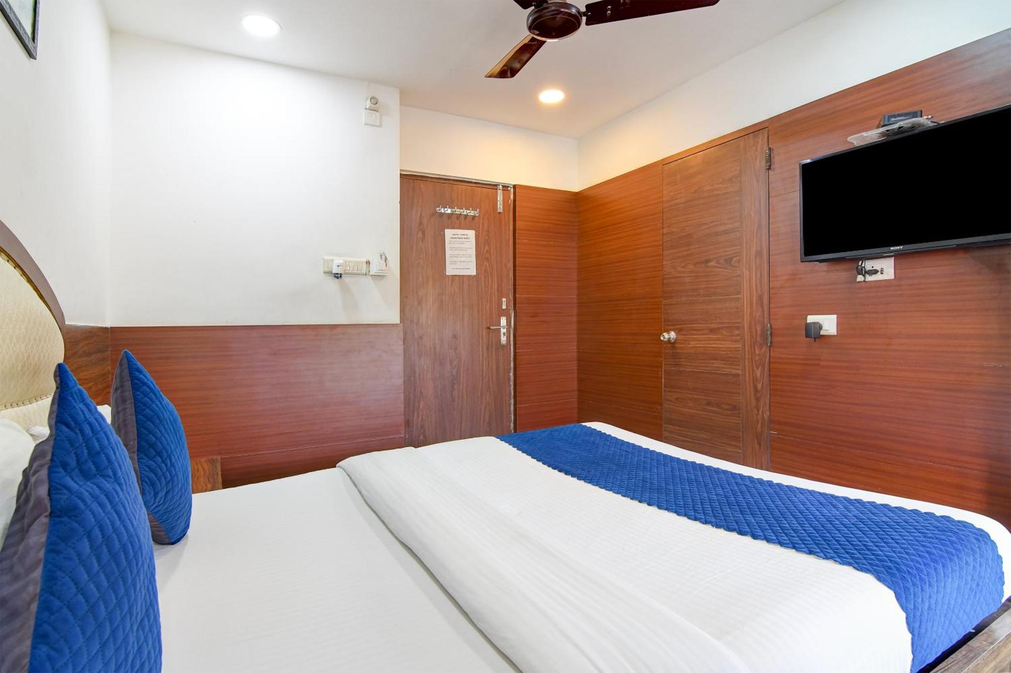 Hotel Q Inn Kalkuta Zewnętrze zdjęcie