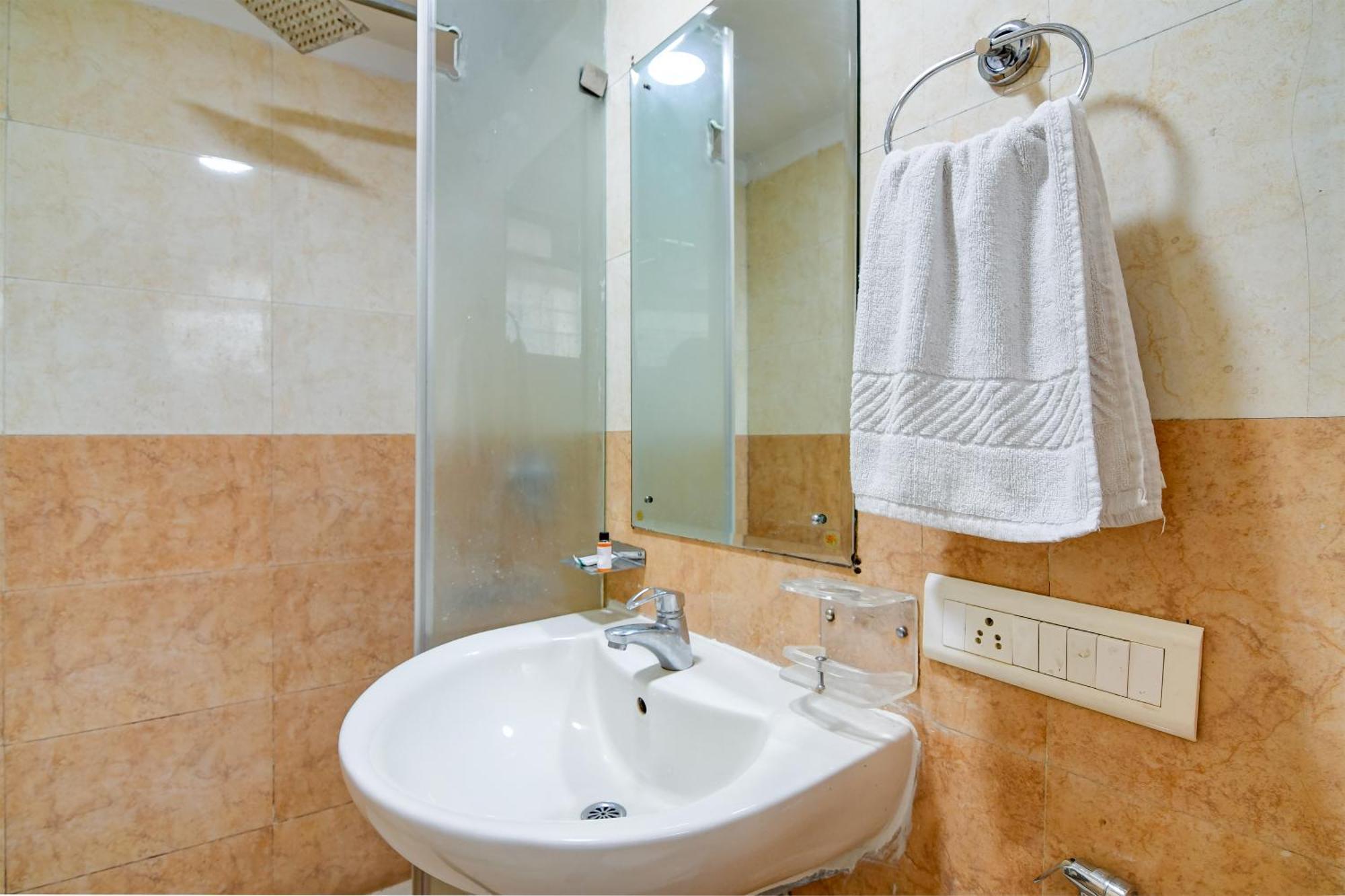 Hotel Q Inn Kalkuta Zewnętrze zdjęcie