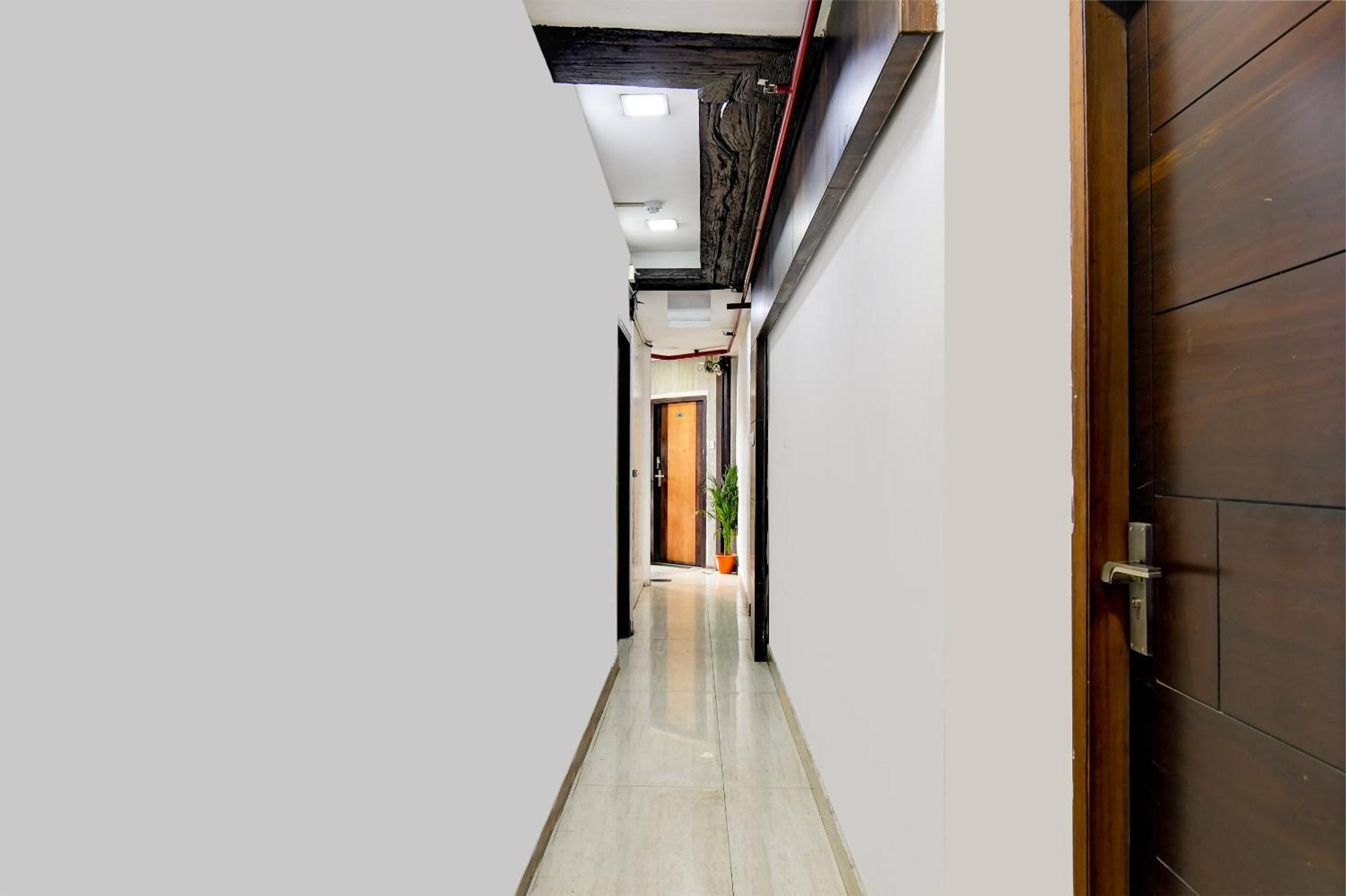 Hotel Q Inn Kalkuta Zewnętrze zdjęcie