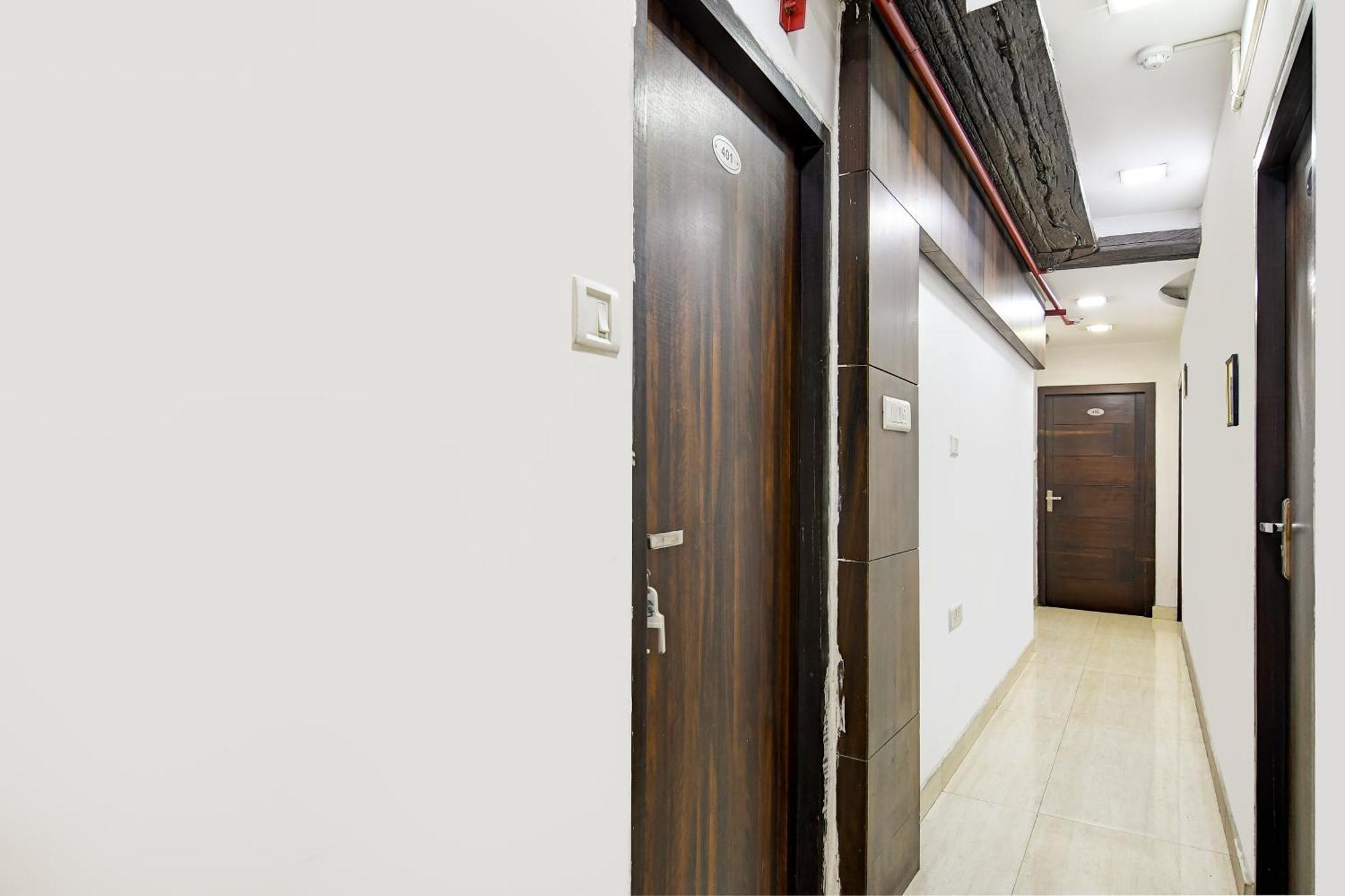 Hotel Q Inn Kalkuta Zewnętrze zdjęcie