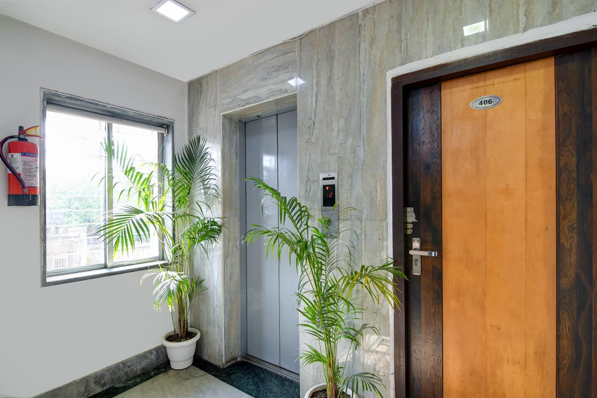 Hotel Q Inn Kalkuta Zewnętrze zdjęcie