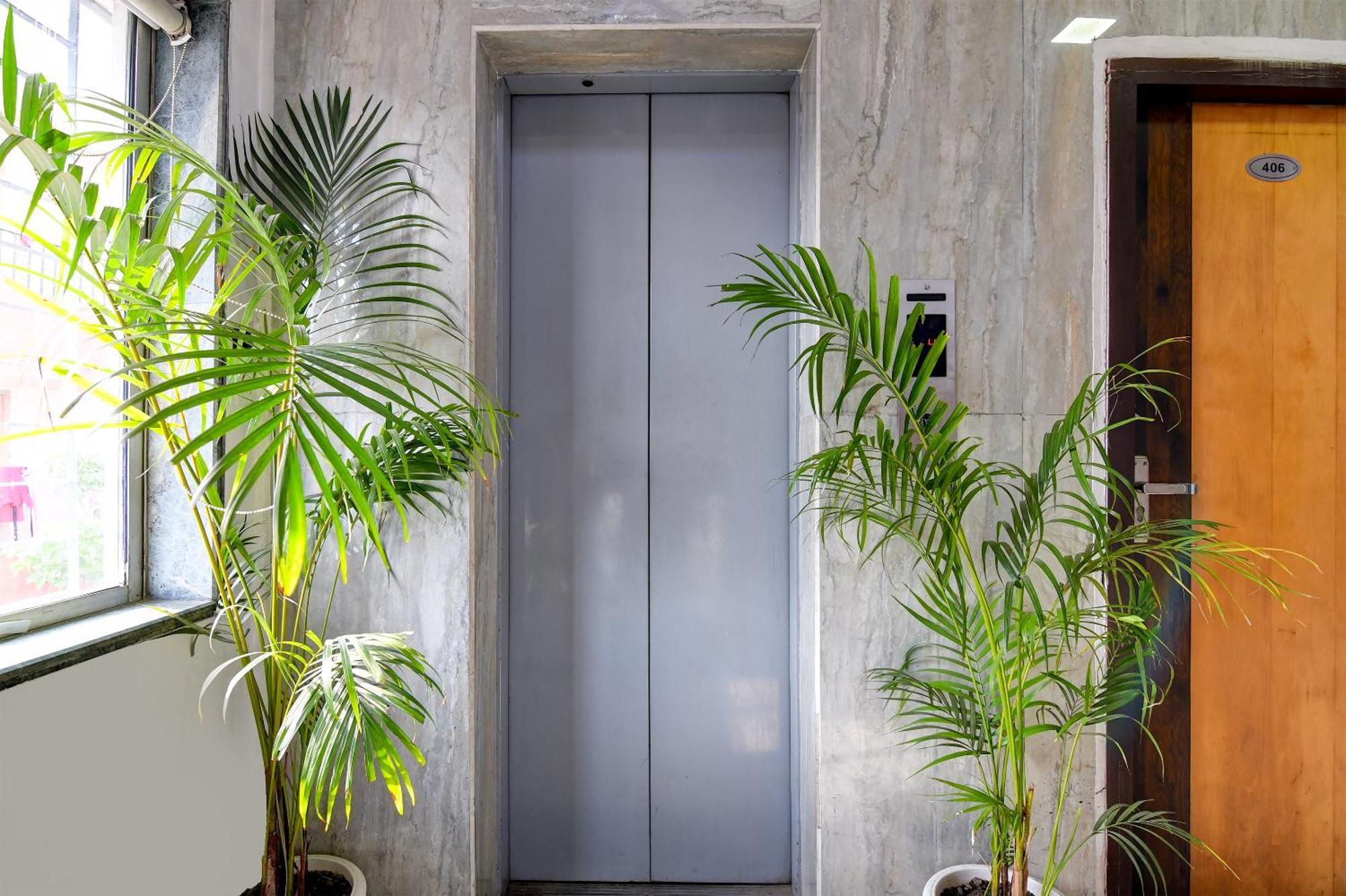 Hotel Q Inn Kalkuta Zewnętrze zdjęcie